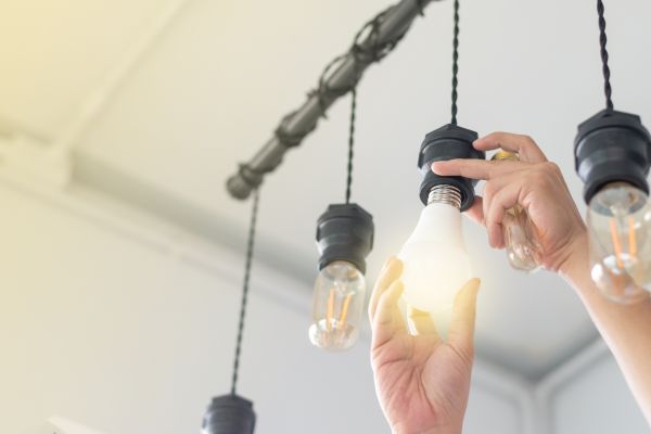 Cost of Light Bulb Changing Service in American Fork