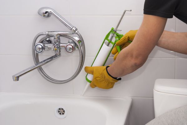 Cost of Bathtub Caulking in American Fork